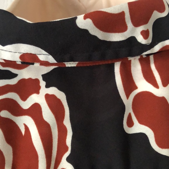 Woman’s long floral feminine fall button down maxi dress - Picture 12 of 14